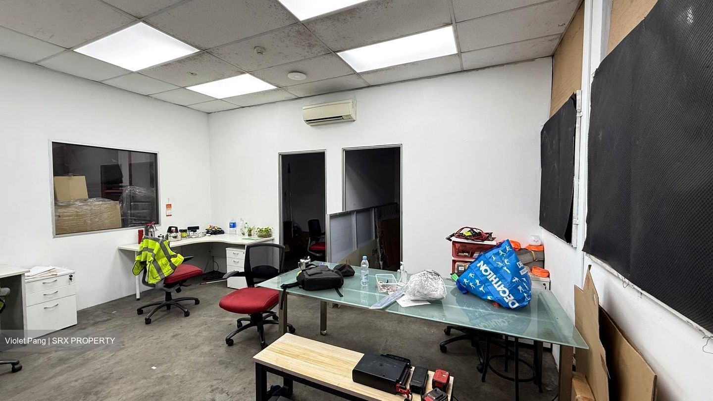 Tuas Avenue 11 (D22), Warehouse #446296681